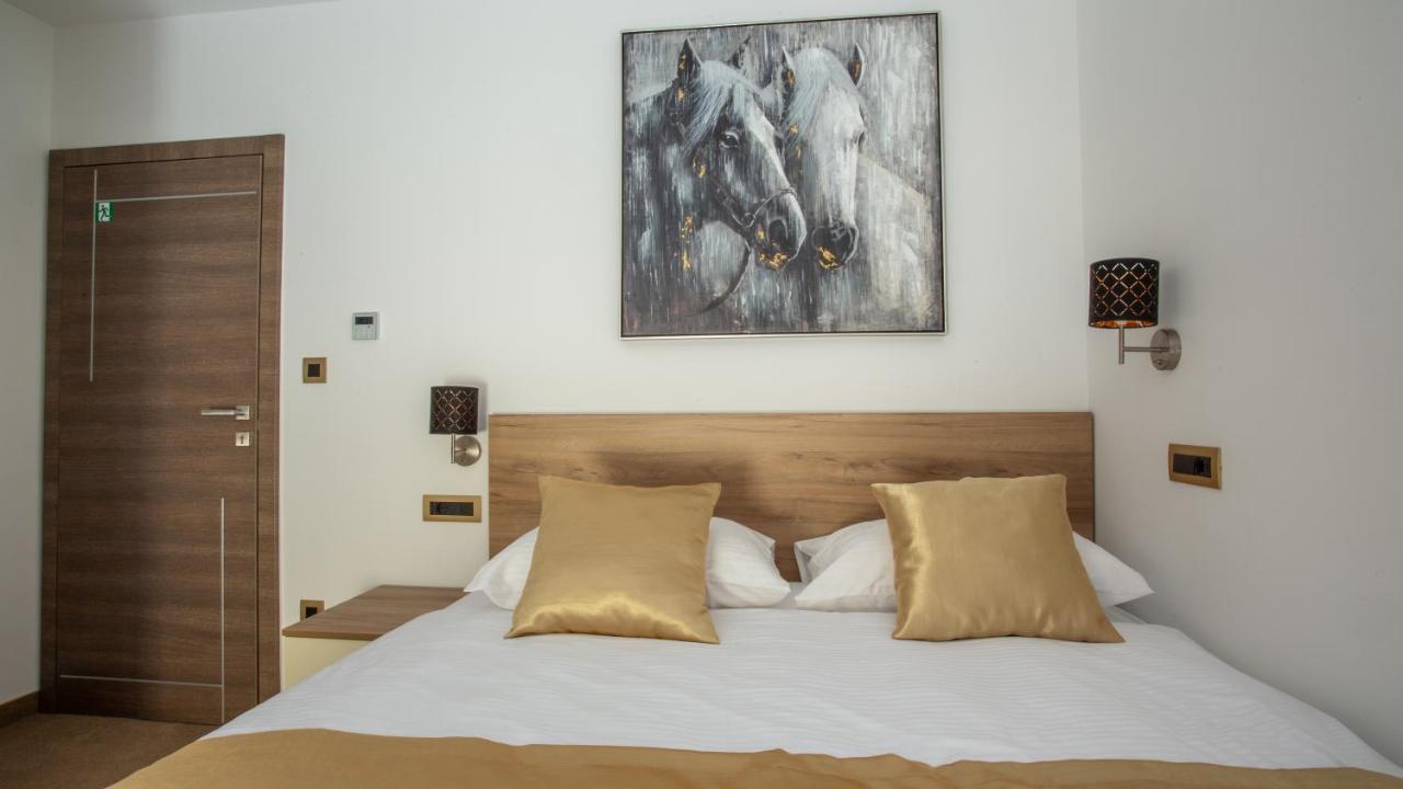 Rooms & Apartments Toni Stobreč Eksteriør billede
